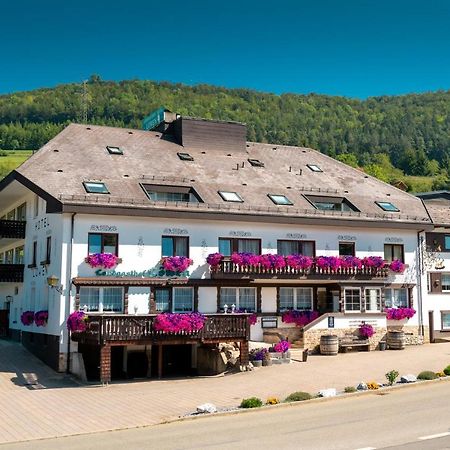 Landhotel Loewen Blumberg Bagian luar foto